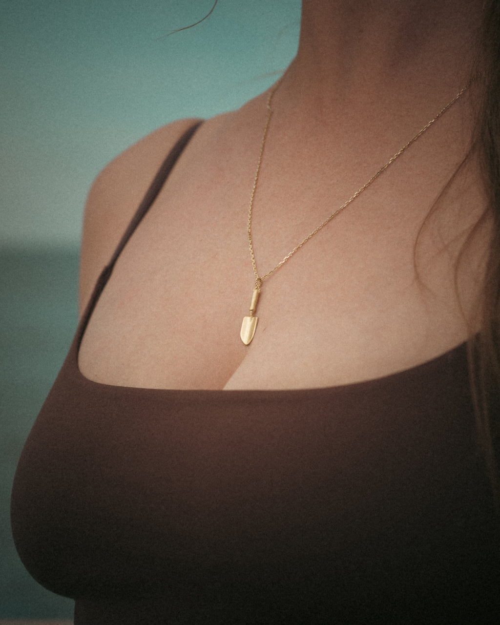 The Garden Spade Pendant | 9ct Yellow Gold